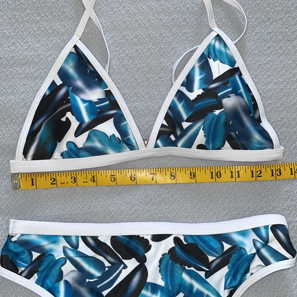 ๐โค๏ธ๐บ๐ธJuly 4th Sale! ๐บ๐ธ๐โค๏ธ Triangle Tropical Print Bikini Set - Picture 8 of 9